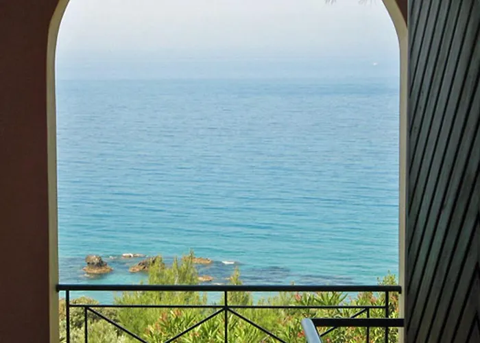 With Swimming Pool And Sea View - Beach, Corfu Apartment Pelekas